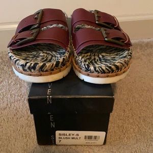 Bcbg flip flop